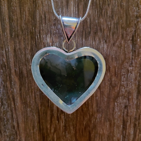 Heart-Shaped Moss Agate Pendant Necklace - Picture 7 of 9